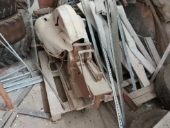9#7900 Attrezzature e materiali da cantiere