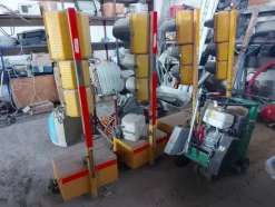 9#7900 Attrezzature e materiali da cantiere