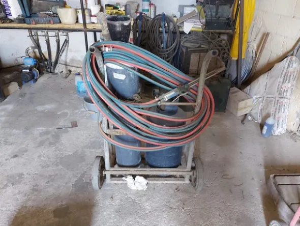 3#7900 Attrezzature e materiali da officina