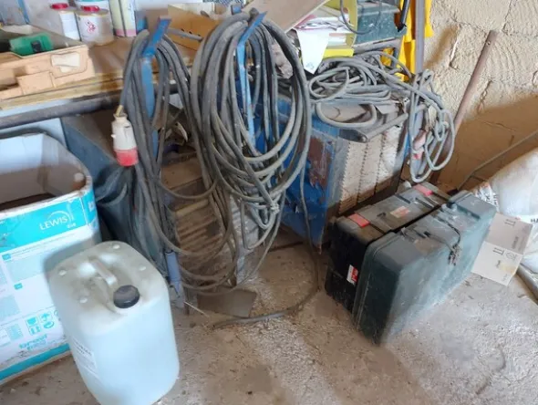 3#7900 Attrezzature e materiali da officina