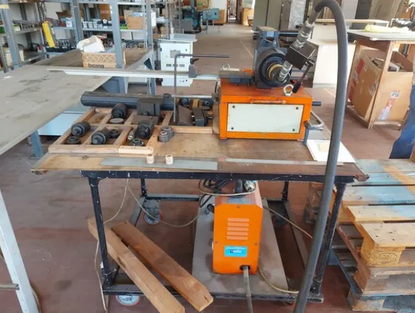48#7333 Attrezzature e materiali da officina elettrica
