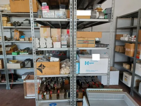 48#7333 Attrezzature e materiali da officina elettrica