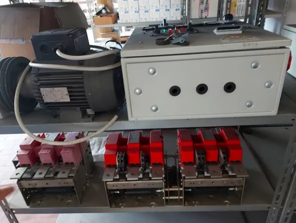 48#7333 Attrezzature e materiali da officina elettrica