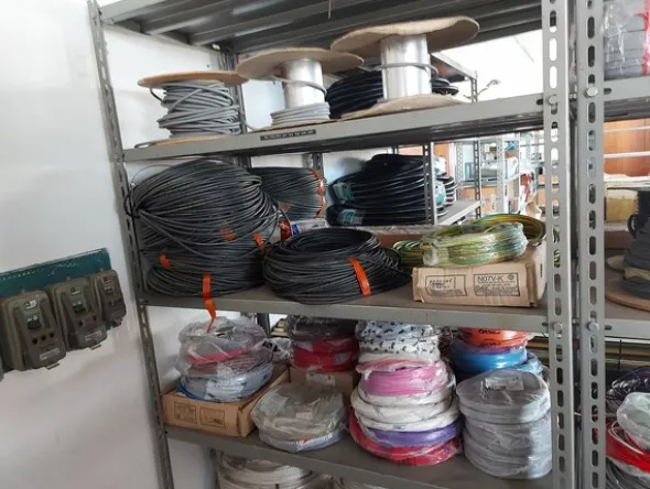 48#7333 Attrezzature e materiali da officina elettrica