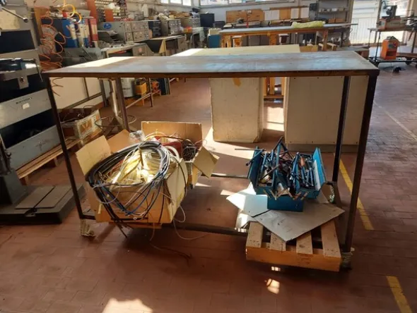 48#7333 Attrezzature e materiali da officina elettrica