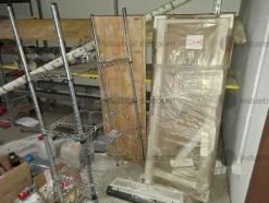 1#9764 Attrezzature, materiale di consumo e minuteria da elettricista, arredi da ufficio e scaffalature