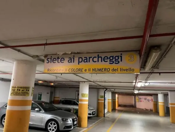 26#7897 Attrezzature parcheggio multipiano