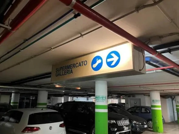 26#7897 Attrezzature parcheggio multipiano