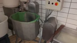 3#6815 Attrezzature per la produzione di formaggi e latticini