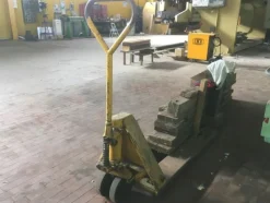 12#6964 Attrezzature per officina meccanica