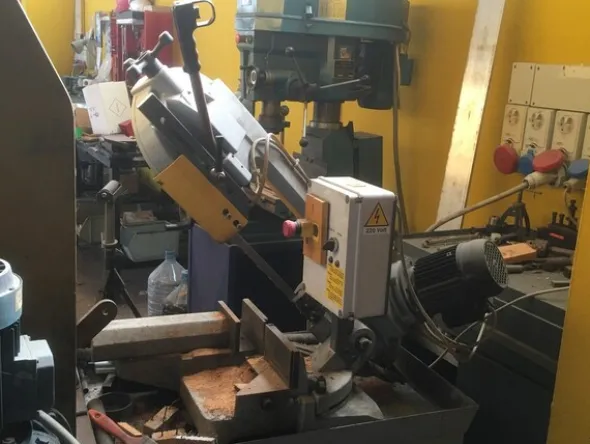 12#6964 Attrezzature per officina meccanica