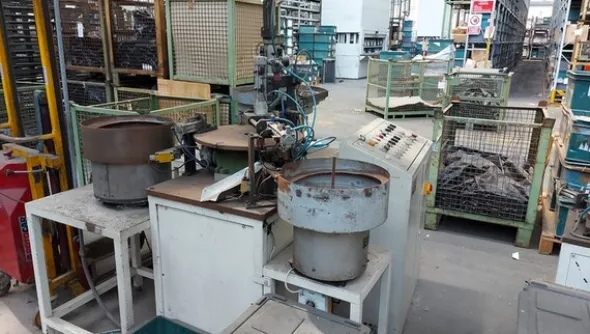 12#71740 Attrezzature per premontaggio vasca