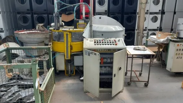 12#71740 Attrezzature per premontaggio vasca