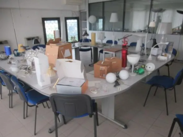 1#8700 Attrezzature varie di magazzino e rimanenze di materiale elettrico e veicoli