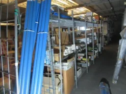 1#8700 Attrezzature varie di magazzino e rimanenze di materiale elettrico e veicoli