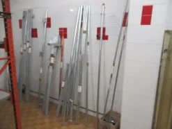 5#8599 Attrezzature varie di magazzino e rimanenze di materiale elettrico
