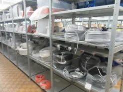 5#8599 Attrezzature varie di magazzino e rimanenze di materiale elettrico