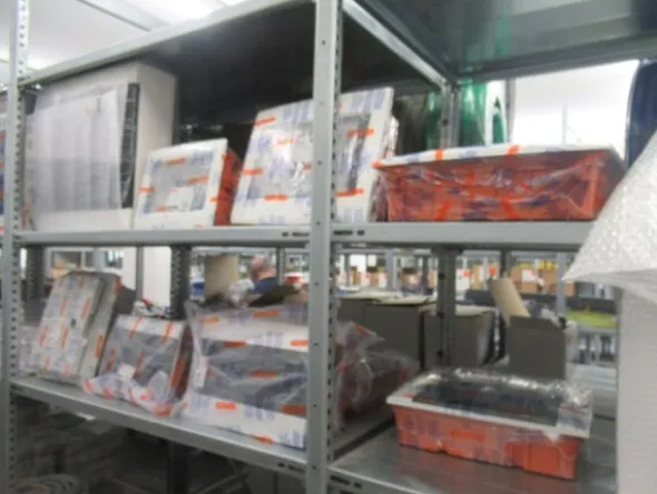 5#8599 Attrezzature varie di magazzino e rimanenze di materiale elettrico