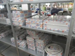 5#8599 Attrezzature varie di magazzino e rimanenze di materiale elettrico