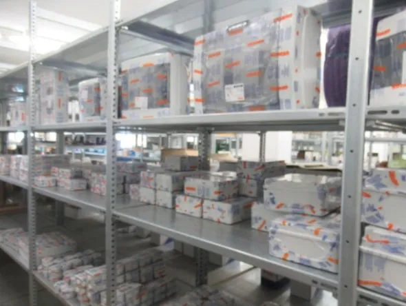 5#8599 Attrezzature varie di magazzino e rimanenze di materiale elettrico