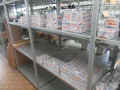 5#8599 Attrezzature varie di magazzino e rimanenze di materiale elettrico
