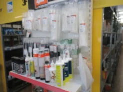 5#8599 Attrezzature varie di magazzino e rimanenze di materiale elettrico