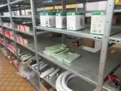 5#8599 Attrezzature varie di magazzino e rimanenze di materiale elettrico