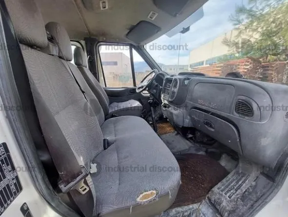 3#8924 Autocarro cabinato Ford Transit