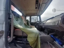 9#8924 Autocarro con grù Fiat Iveco