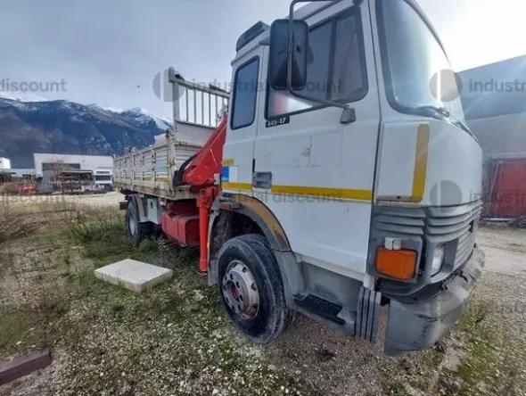9#8924 Autocarro con grù Fiat Iveco