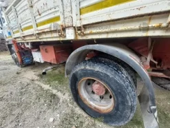 9#8924 Autocarro con grù Fiat Iveco