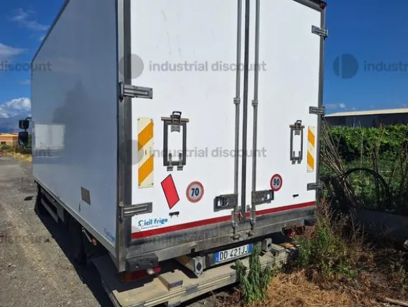 100#9825 Autocarro Daf