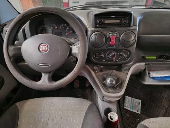 4#7142 Autocarro Fiat Doblò