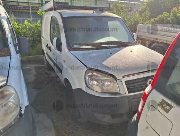 5#9329 Autocarro Fiat Doblò