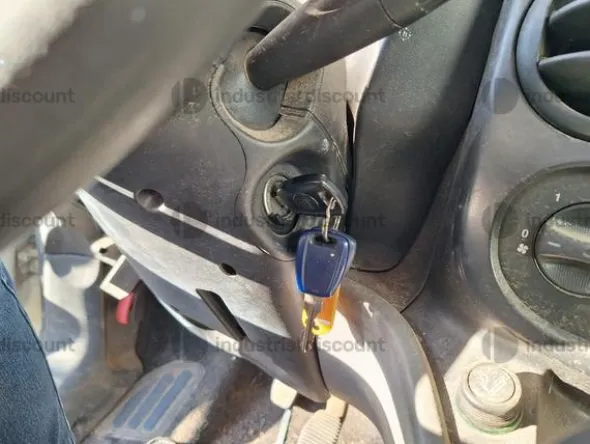 5#9329 Autocarro Fiat Doblò