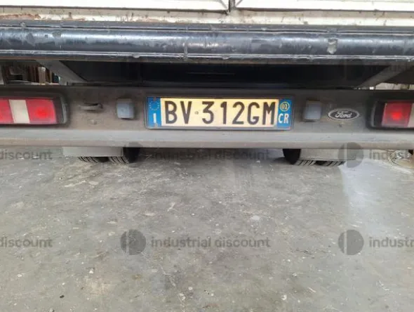 10#9200 Autocarro Ford Transit cassonato