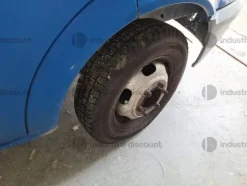 10#9200 Autocarro Ford Transit cassonato