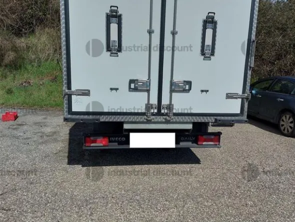 1#9118 Autocarro isotermico Iveco