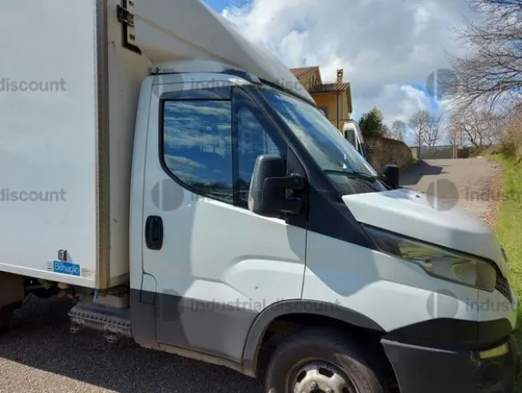 1#9118 Autocarro isotermico Iveco
