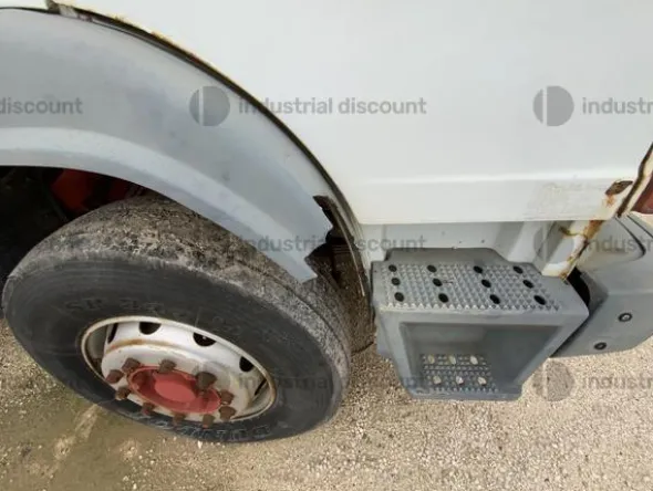 1#9768 Autocarro Iveco