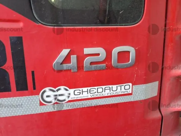 9#9559 Autocarro Iveco