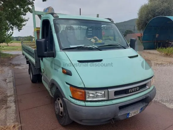 59#8980 Autocarro Iveco 35A