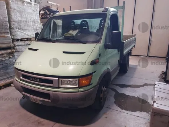 59#8980 Autocarro Iveco 35A