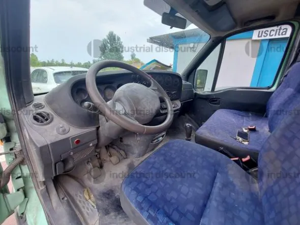 59#8980 Autocarro Iveco 35A