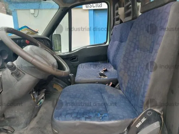 59#8980 Autocarro Iveco 35A