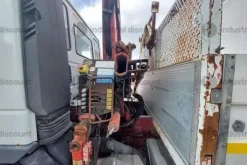 4#6485 Autocarro Iveco con gru