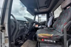 4#6485 Autocarro Iveco con gru