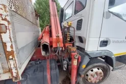 4#6485 Autocarro Iveco con gru