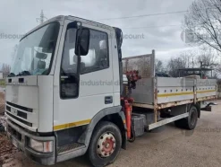 4#6485 Autocarro Iveco con gru