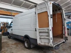 3#7923 Autocarro Iveco Daily